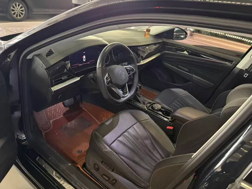 2024 Volkswagen Passat 2.0T 220HP L4 7DCT,autocango,china used car exporter,china ev exporter,chinese used car exporter,chinese used ev exporter