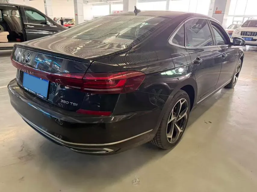 2024 Volkswagen Passat 2.0T 220HP L4 7DCT,autocango,china used car exporter,china ev exporter,chinese used car exporter,chinese used ev exporter