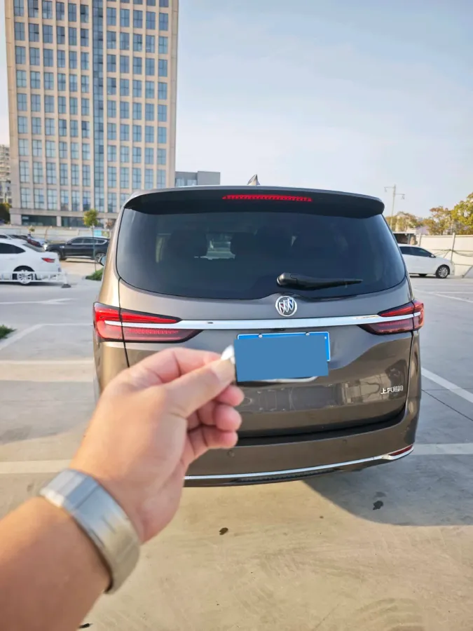 2022 Buick GL8 2.0T 237HP L4 9AT,autocango,china used car exporter,china ev exporter,chinese used car exporter,chinese used ev exporter