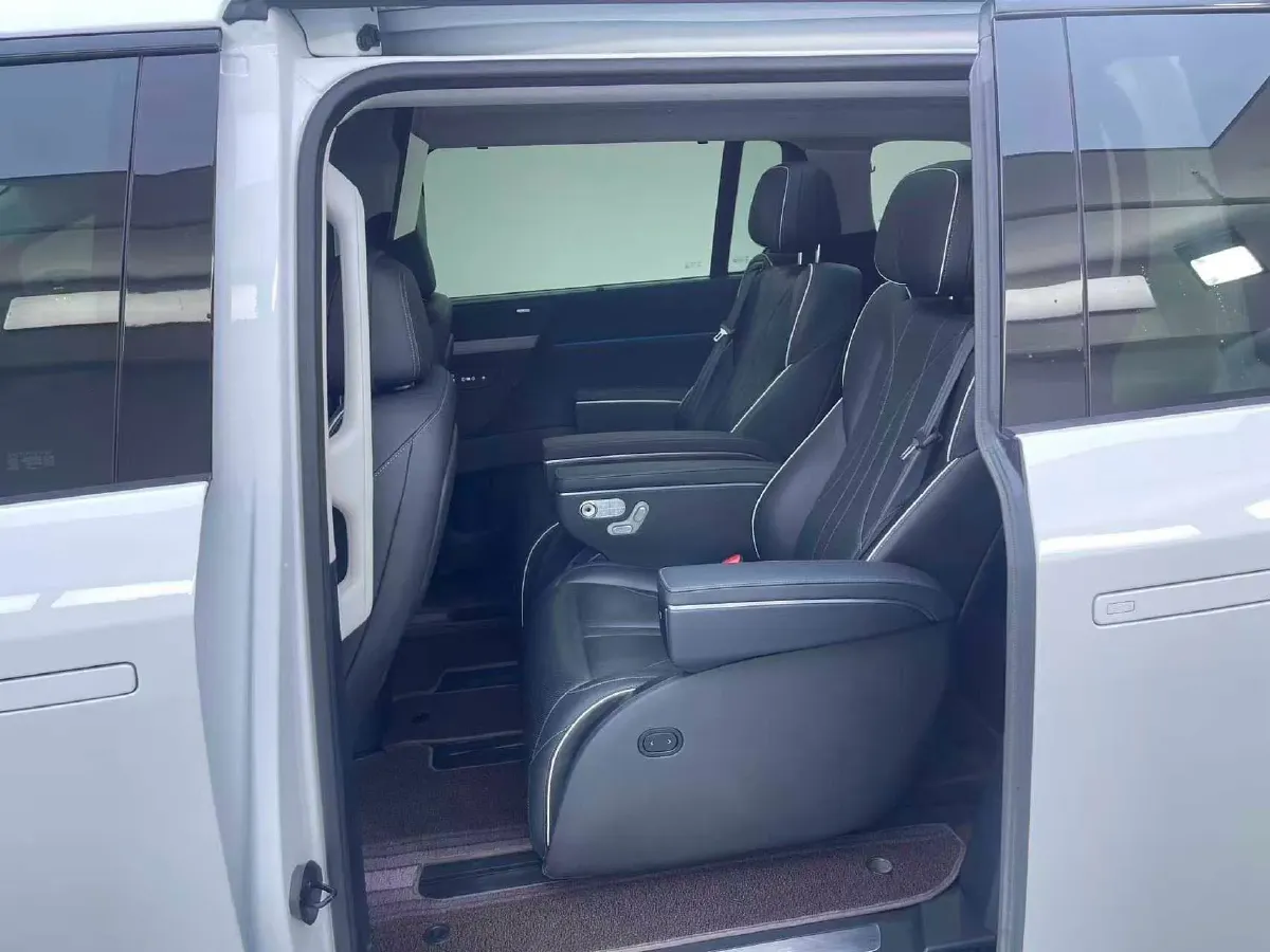 2024 Xpeng X9 BEV 101.5KWH,autocango,china used car exporter,china ev exporter,chinese used car exporter,chinese used ev exporter