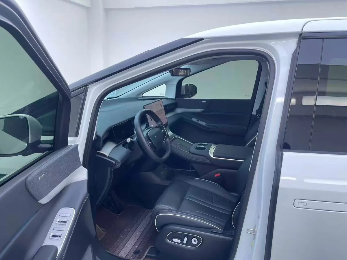 2024 Xpeng X9 BEV 101.5KWH,autocango,china used car exporter,china ev exporter,chinese used car exporter,chinese used ev exporter