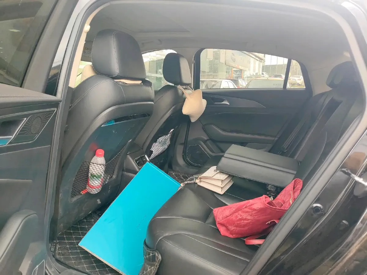 2020 HongQi H5 1.8T 197HP L4 6AT,autocango,china used car exporter,china ev exporter,chinese used car exporter,chinese used ev exporter