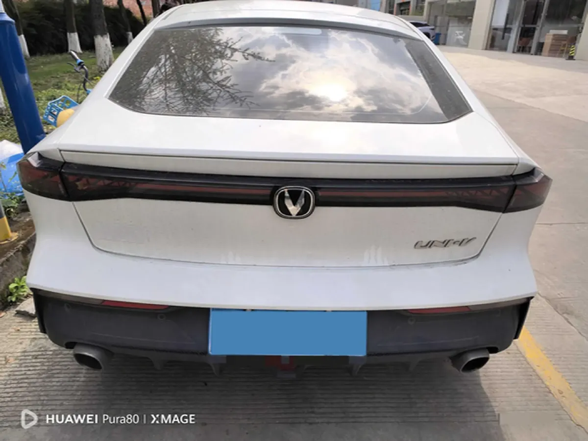 2022 ChangAn UNI-V 1.5T 188HP L4 7DCT,autocango,china used car exporter,china ev exporter,chinese used car exporter,chinese used ev exporter