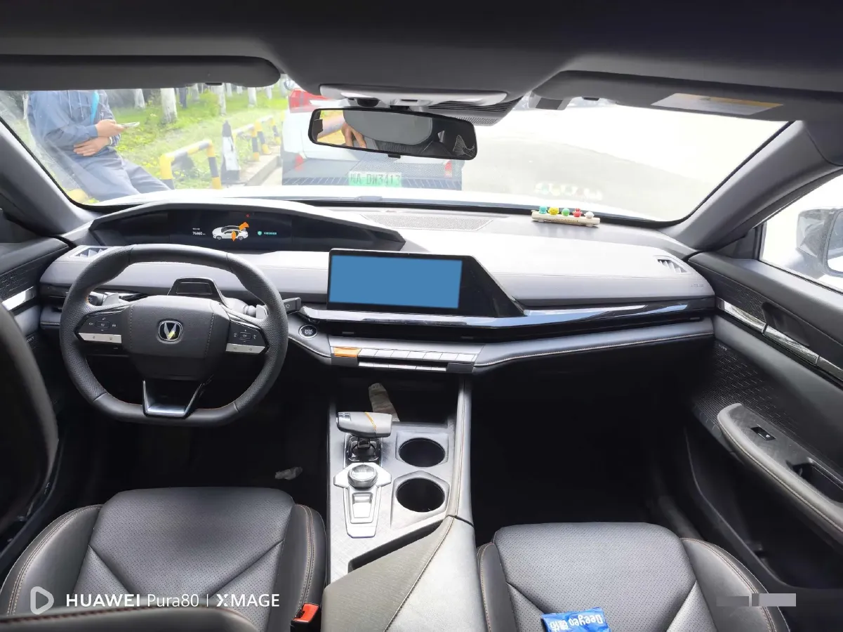 2022 ChangAn UNI-V 1.5T 188HP L4 7DCT,autocango,china used car exporter,china ev exporter,chinese used car exporter,chinese used ev exporter