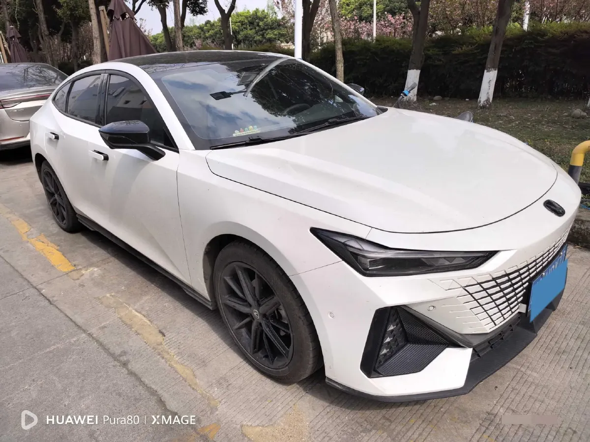 2022 ChangAn UNI-V 1.5T 188HP L4 7DCT,autocango,china used car exporter,china ev exporter,chinese used car exporter,chinese used ev exporter