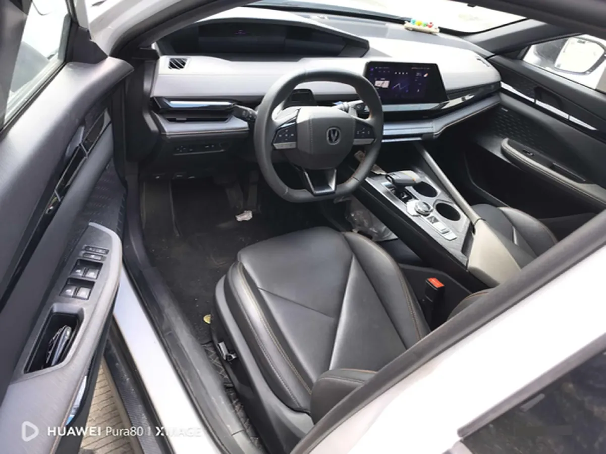 2022 ChangAn UNI-V 1.5T 188HP L4 7DCT,autocango,china used car exporter,china ev exporter,chinese used car exporter,chinese used ev exporter