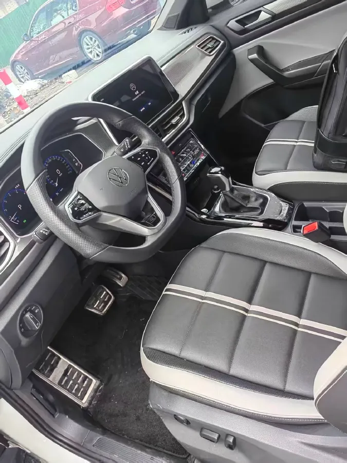 2024 Volkswagen T-Roc 1.5T 160HP L4 7DCT,autocango,china used car exporter,china ev exporter,chinese used car exporter,chinese used ev exporter