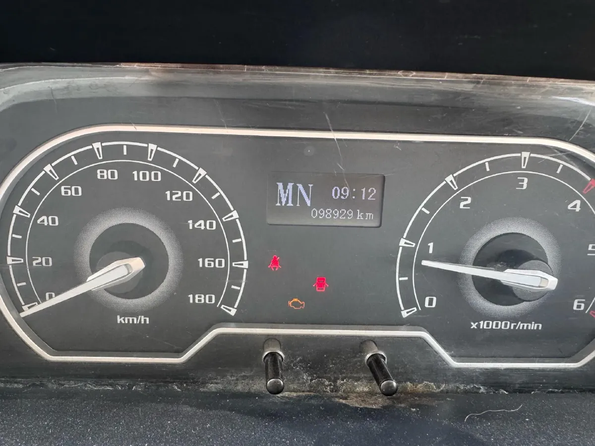 2018 MAXUS XinTu V80 2.5T 136HP L4 6MT,autocango,china used car exporter,china ev exporter,chinese used car exporter,chinese used ev exporter