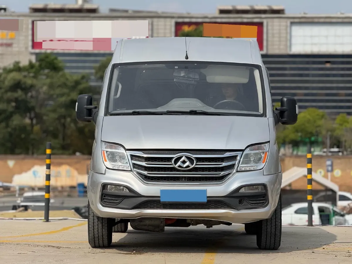 2018 MAXUS XinTu V80 2.5T 136HP L4 6MT,autocango,china used car exporter,china ev exporter,chinese used car exporter,chinese used ev exporter