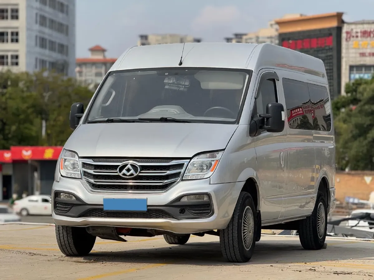 2018 MAXUS XinTu V80 2.5T 136HP L4 6MT,autocango,china used car exporter,china ev exporter,chinese used car exporter,chinese used ev exporter