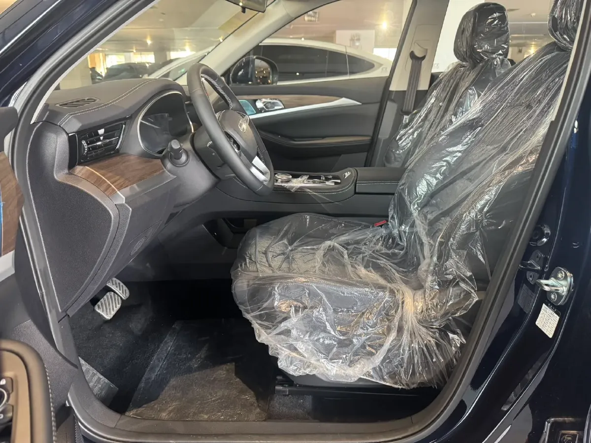 2024 Skyworth HT-i 1.5L 110HP L4 E-CVT PHEV 32.76KWH,autocango,china used car exporter,china ev exporter,chinese used car exporter,chinese used ev exporter