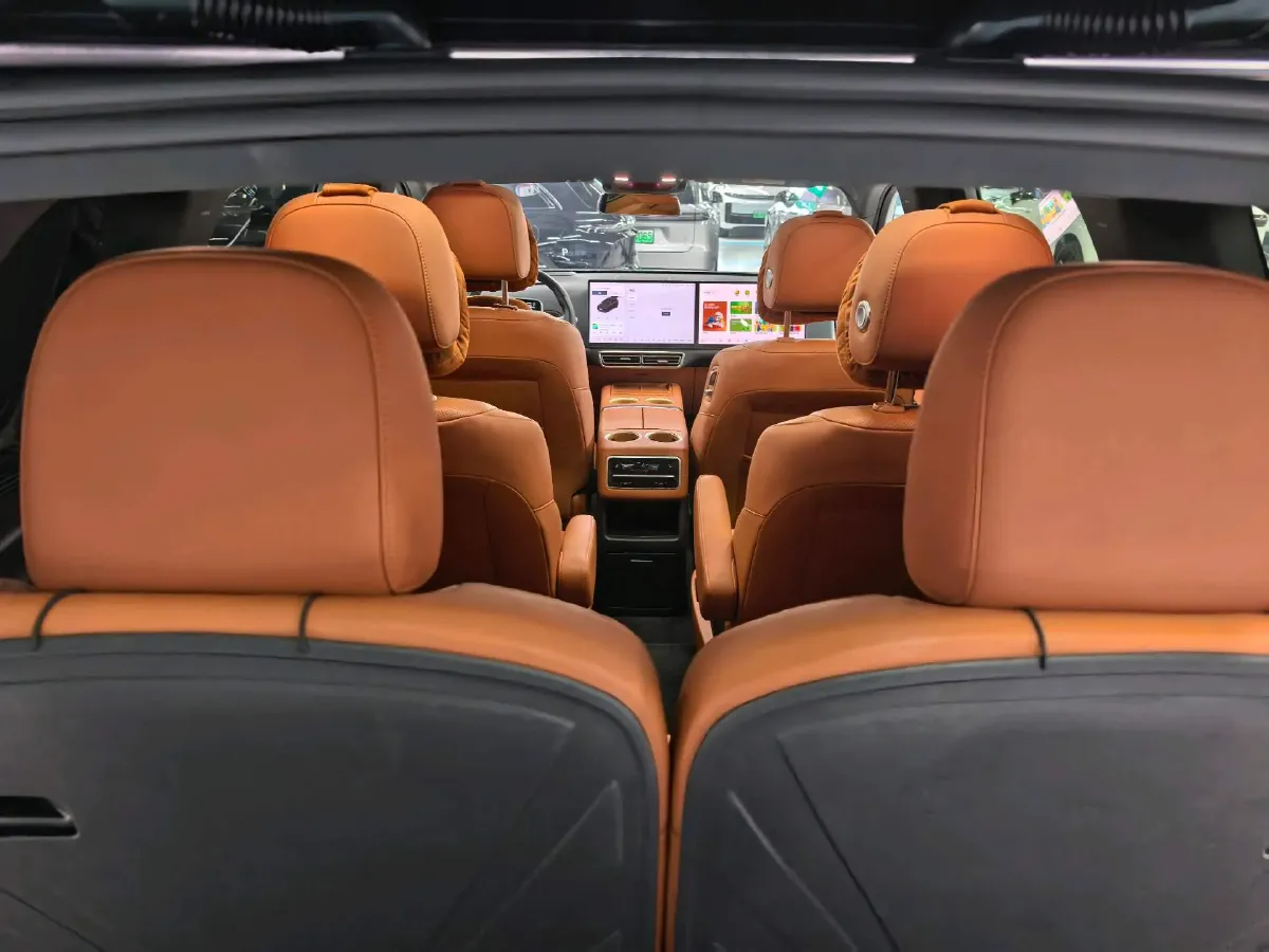 2023 Li L8 Range Extended 154HP REEV 40.9KWH,autocango,china used car exporter,china ev exporter,chinese used car exporter,chinese used ev exporter