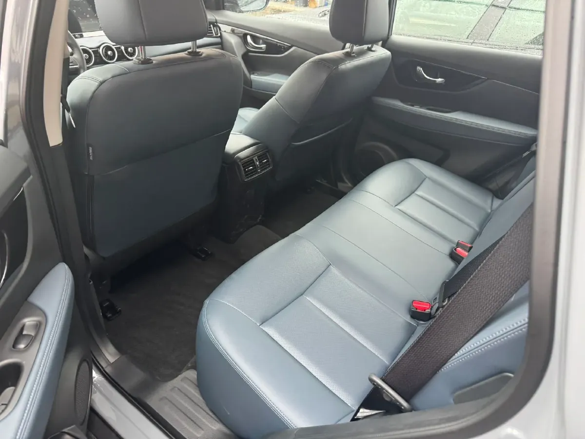 2025 Nissan X-Trail 2.0L 151HP L4 CVT,autocango,china used car exporter,china ev exporter,chinese used car exporter,chinese used ev exporter