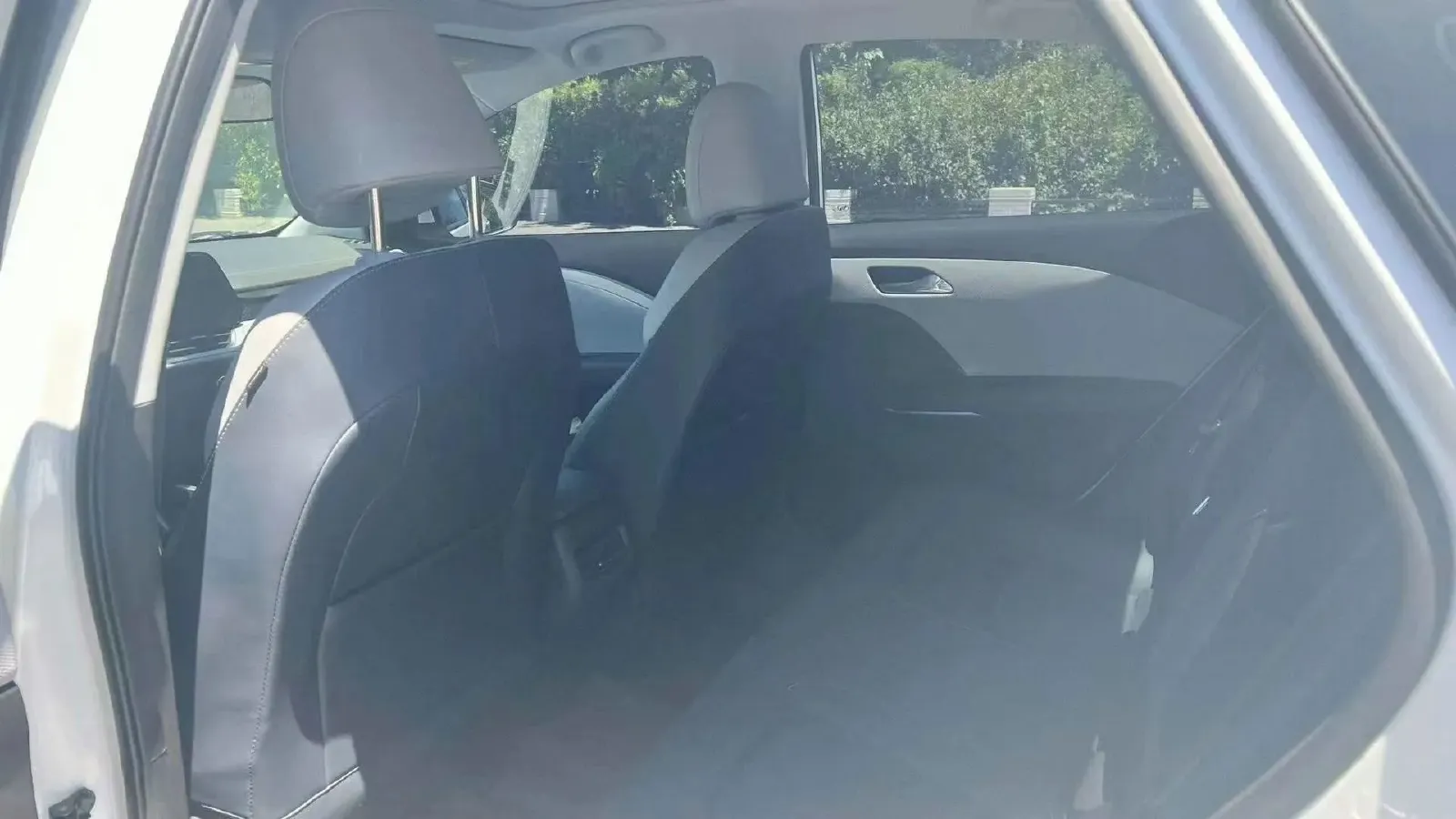 2023 Chevrolet Monza 1.5L 113HP L4 6DCT,autocango,china used car exporter,china ev exporter,chinese used car exporter,chinese used ev exporter