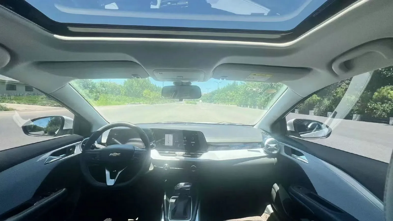 2023 Chevrolet Monza 1.5L 113HP L4 6DCT,autocango,china used car exporter,china ev exporter,chinese used car exporter,chinese used ev exporter