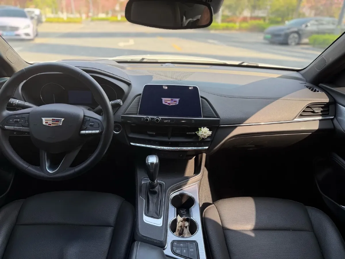 2021 Cadillac CT4 2.0T 237HP L4 8AT,autocango,china used car exporter,china ev exporter,chinese used car exporter,chinese used ev exporter