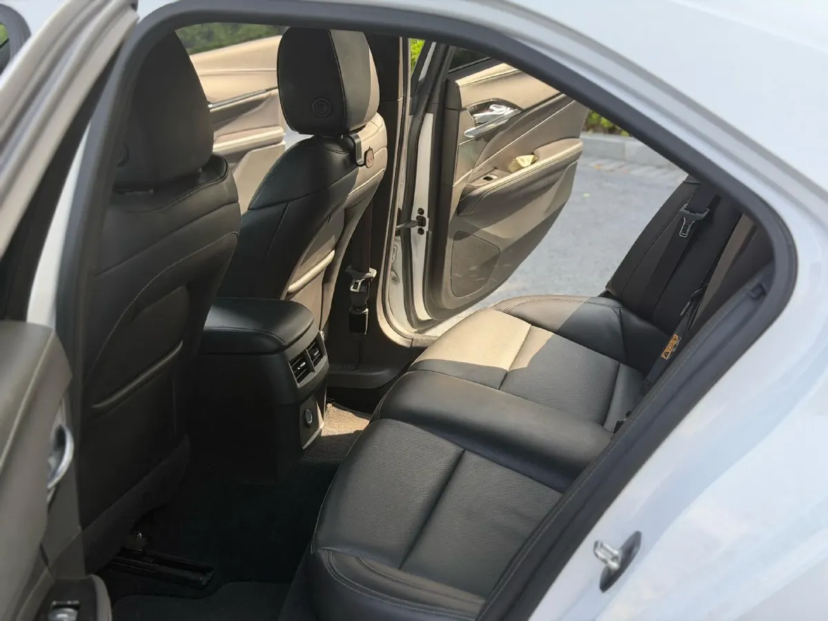 2021 Cadillac CT4 2.0T 237HP L4 8AT,autocango,china used car exporter,china ev exporter,chinese used car exporter,chinese used ev exporter