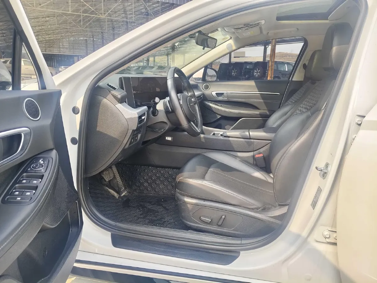 2024 Hyundai Sonata 1.5T 170HP L4 8AT,autocango,china used car exporter,china ev exporter,chinese used car exporter,chinese used ev exporter