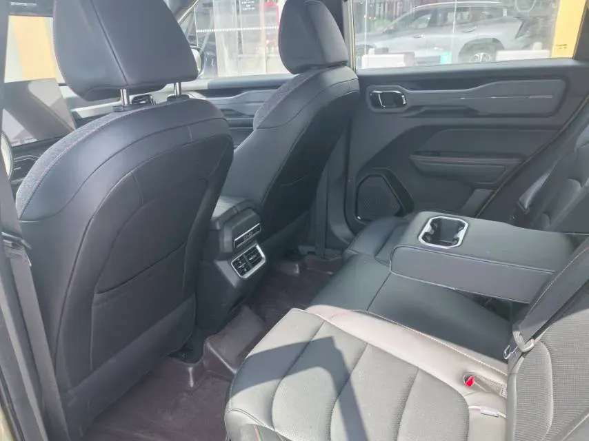 2025 Geely Cowboy 1.5T 181HP L4 7DCT,autocango,china used car exporter,china ev exporter,chinese used car exporter,chinese used ev exporter