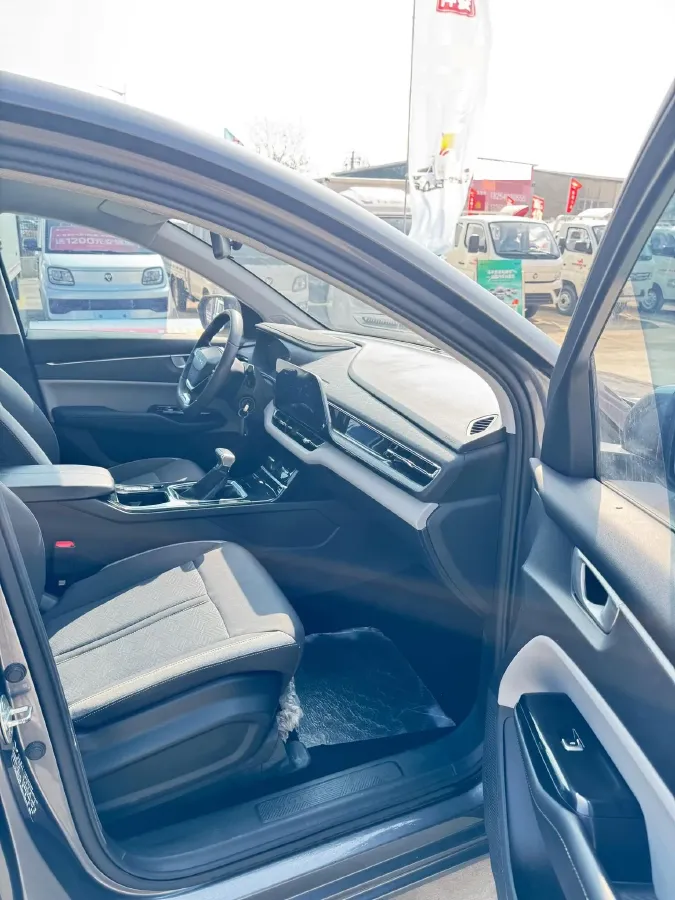 2023 WuLing KaiJie 1.5T 177HP L4 CVT,autocango,china used car exporter,china ev exporter,chinese used car exporter,chinese used ev exporter