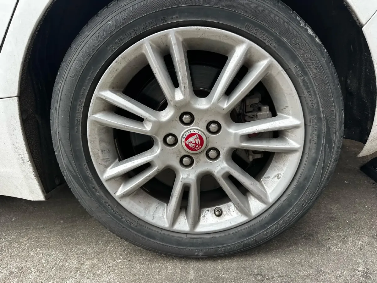 2019 Jeep Cherokee 2.0T 265HP L4 9AT,autocango,china used car exporter,china ev exporter,chinese used car exporter,chinese used ev exporter