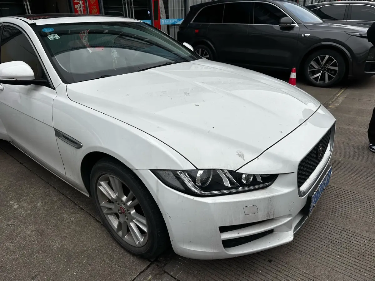 2019 Jeep Cherokee 2.0T 265HP L4 9AT,autocango,china used car exporter,china ev exporter,chinese used car exporter,chinese used ev exporter