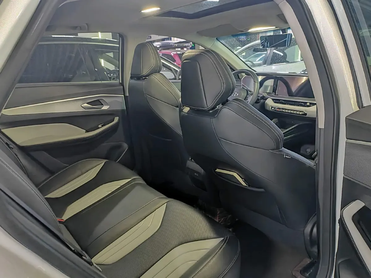 2022 Geely Binray 1.5T 181HP L4 7DCT,autocango,china used car exporter,china ev exporter,chinese used car exporter,chinese used ev exporter