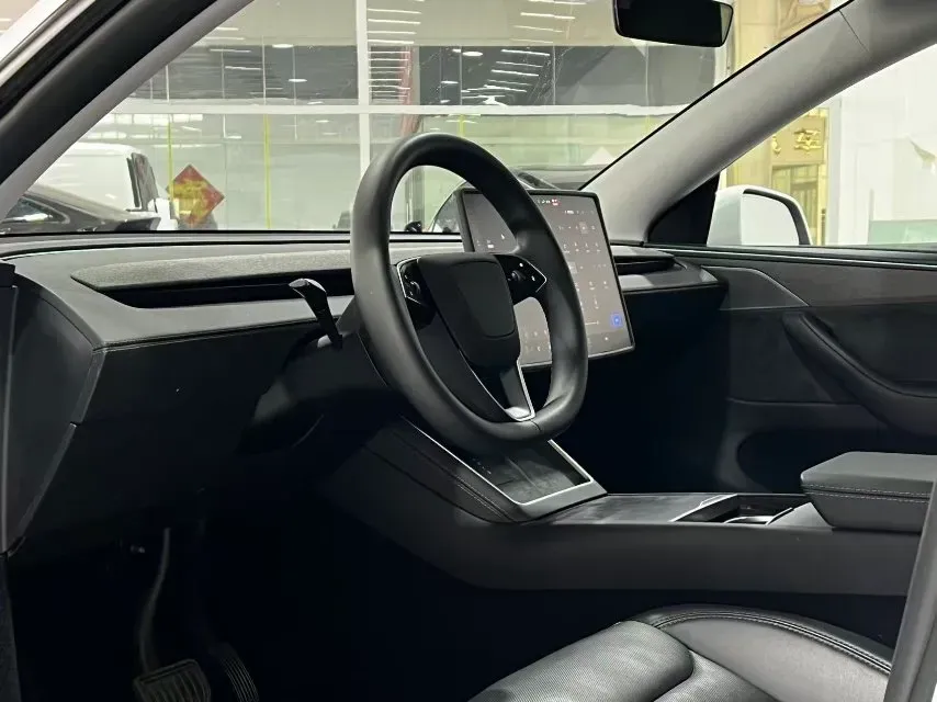 2025 Tesla Model Y BEV 78.4KWH,autocango,china used car exporter,china ev exporter,chinese used car exporter,chinese used ev exporter