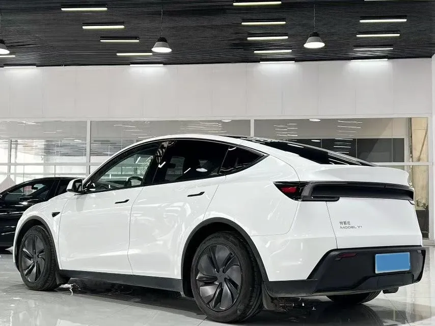 2025 Tesla Model Y BEV 78.4KWH,autocango,china used car exporter,china ev exporter,chinese used car exporter,chinese used ev exporter
