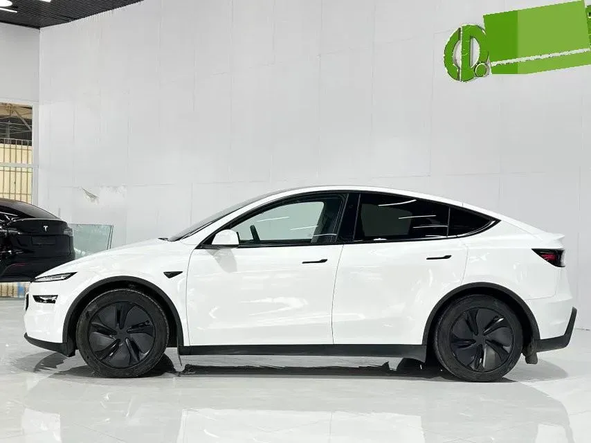 2025 Tesla Model Y BEV 78.4KWH,autocango,china used car exporter,china ev exporter,chinese used car exporter,chinese used ev exporter