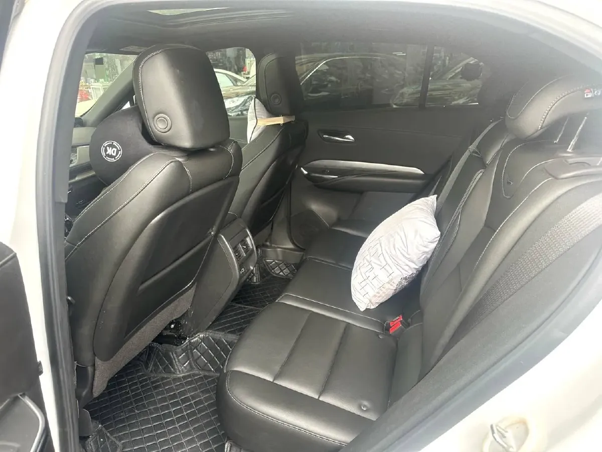 2024 Cadillac XT4 2.0T 237HP L4 9AT,autocango,china used car exporter,china ev exporter,chinese used car exporter,chinese used ev exporter