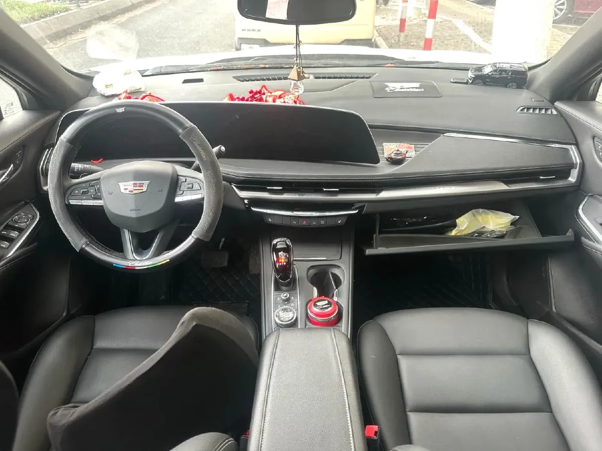 2024 Cadillac XT4 2.0T 237HP L4 9AT,autocango,china used car exporter,china ev exporter,chinese used car exporter,chinese used ev exporter