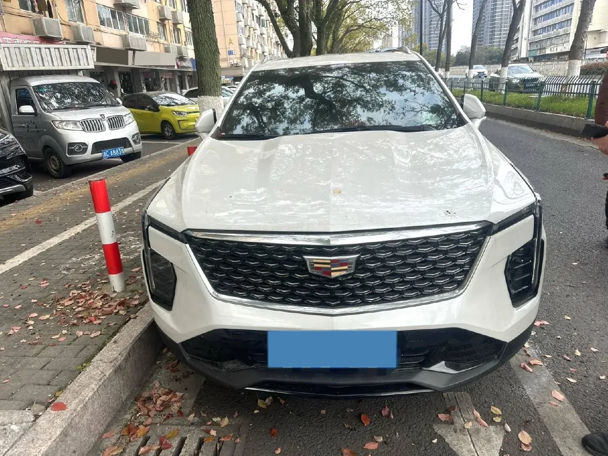 2024 Cadillac XT4 2.0T 237HP L4 9AT,autocango,china used car exporter,china ev exporter,chinese used car exporter,chinese used ev exporter