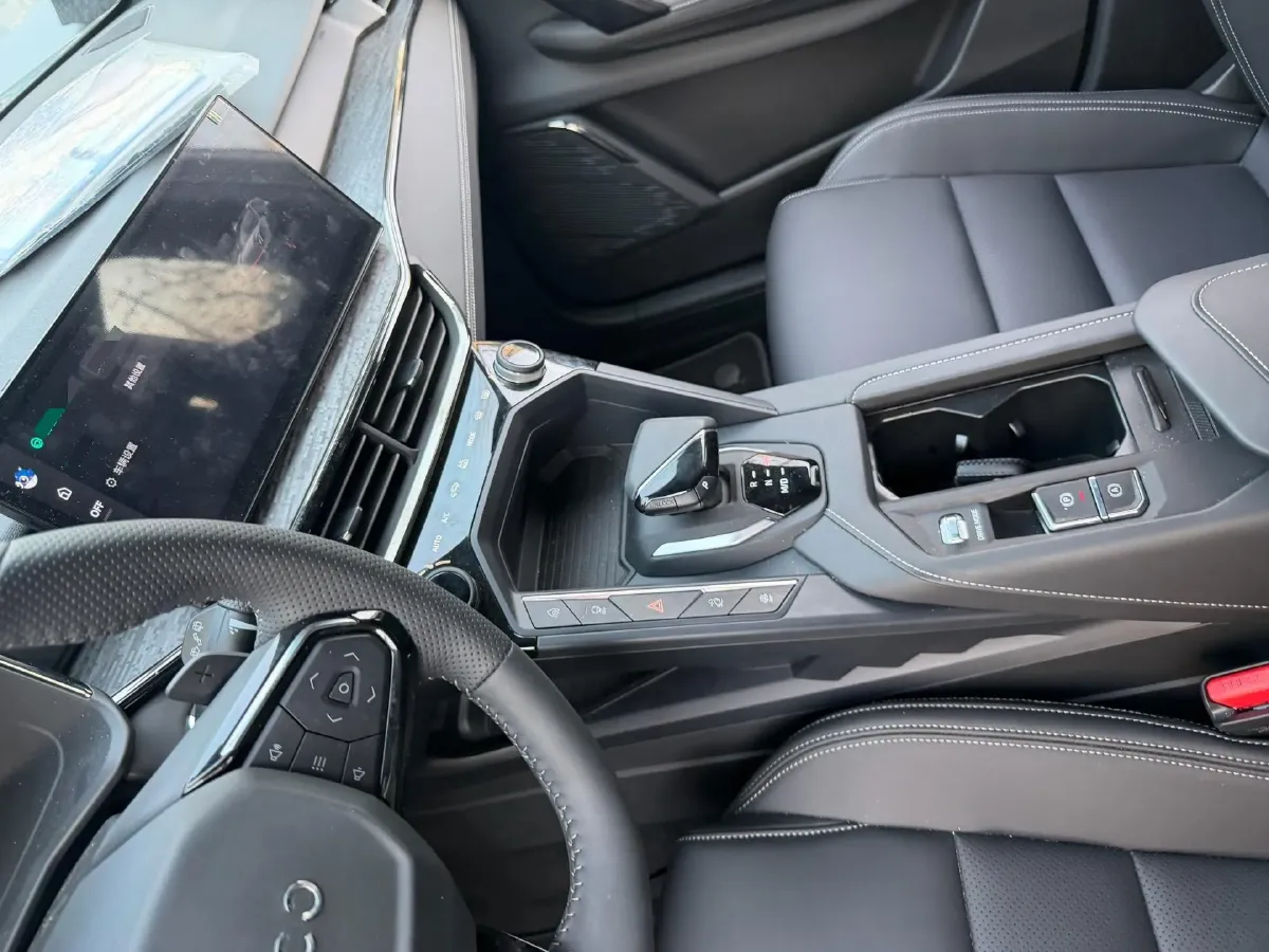 2023 LYNK&CO 06 1.5T 181HP L4 7DCT,autocango,china used car exporter,china ev exporter,chinese used car exporter,chinese used ev exporter