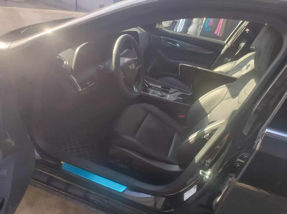 2024 Cadillac CT5 2.0T 237HP L4 10AT,autocango,china used car exporter,china ev exporter,chinese used car exporter,chinese used ev exporter