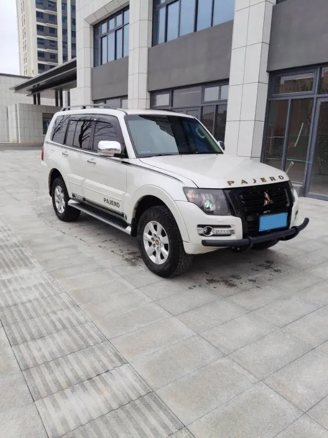 2019 Mitsubishi Pajero 3.0L 174HP V6 5AT,autocango,china used car exporter,china ev exporter,chinese used car exporter,chinese used ev exporter