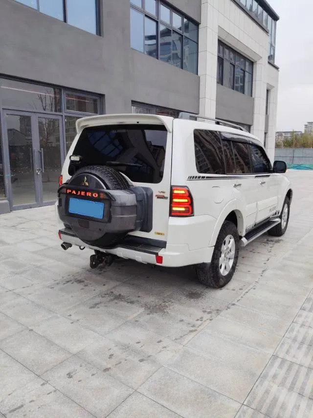 2019 Mitsubishi Pajero 3.0L 174HP V6 5AT,autocango,china used car exporter,china ev exporter,chinese used car exporter,chinese used ev exporter
