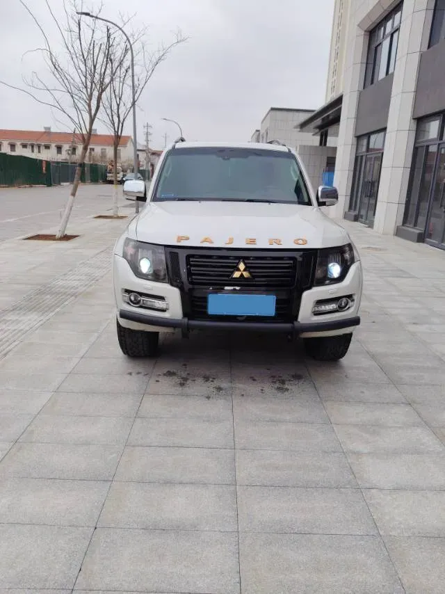 2019 Mitsubishi Pajero 3.0L 174HP V6 5AT,autocango,china used car exporter,china ev exporter,chinese used car exporter,chinese used ev exporter