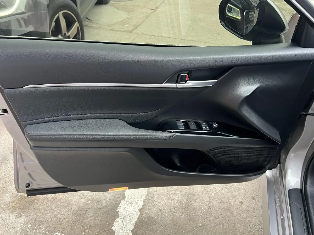 2021 Toyota Camry 2.5L 178HP L4 E-CVT Hybrid,autocango,china used car exporter,china ev exporter,chinese used car exporter,chinese used ev exporter