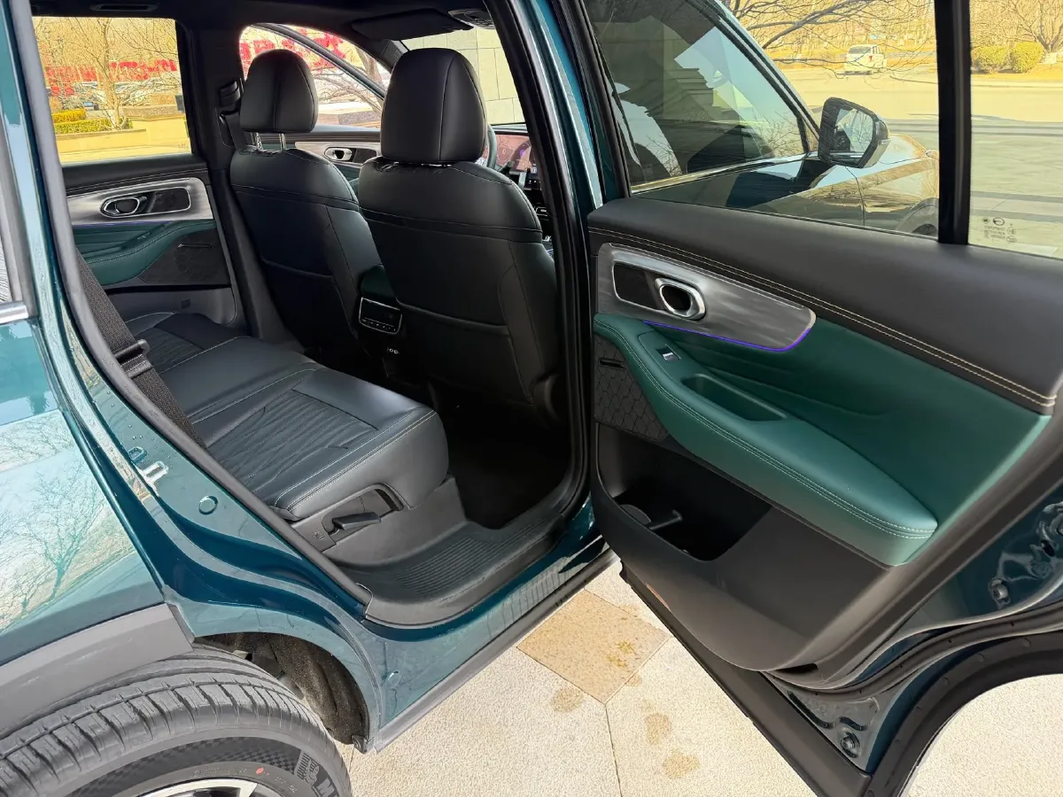 2022 GAC Trumpchi GS8 2.0T 252HP L4 8AT,autocango,china used car exporter,china ev exporter,chinese used car exporter,chinese used ev exporter