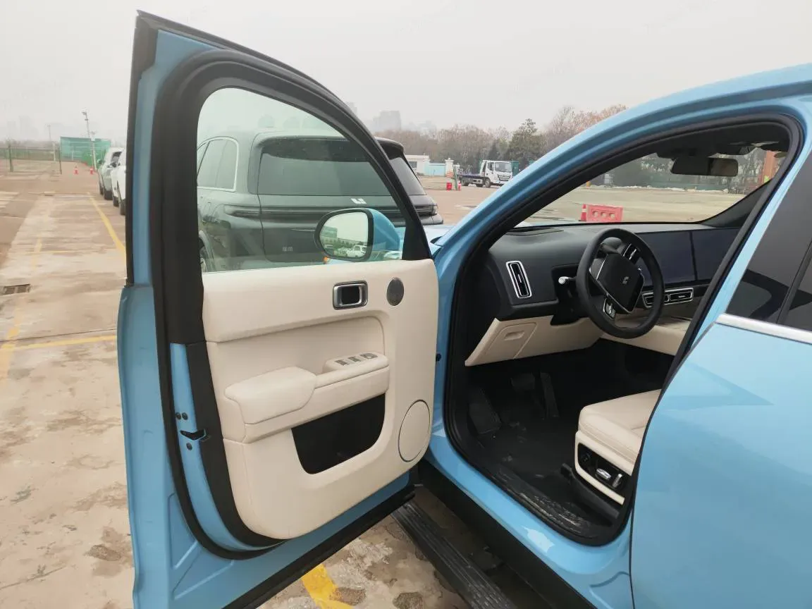 2025 Li L7 Range Extended 154HP REEV,autocango,china used car exporter,china ev exporter,chinese used car exporter,chinese used ev exporter