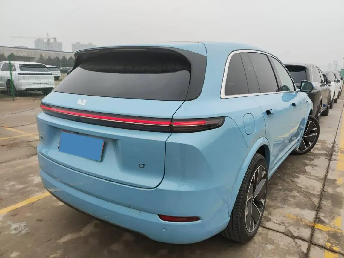 2025 Li L7 Range Extended 154HP REEV,autocango,china used car exporter,china ev exporter,chinese used car exporter,chinese used ev exporter