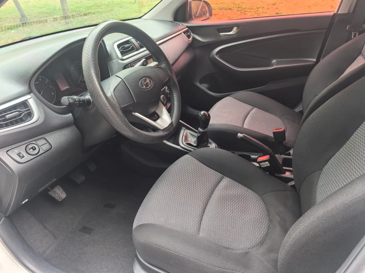 2017 Hyundai Reina 1.4L 95HP L4 5MT,autocango,china used car exporter,china ev exporter,chinese used car exporter,chinese used ev exporter