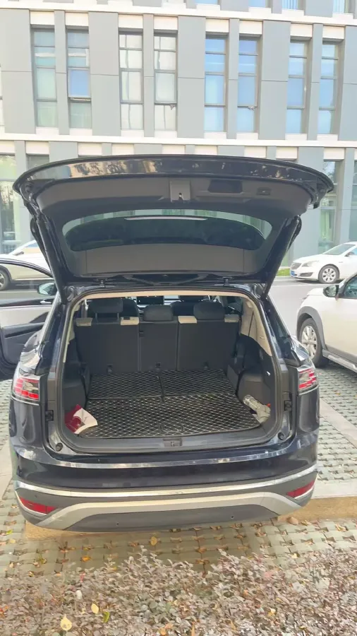 2022 Volkswagen ID.6 Crozz BEV 84.8KWH,autocango,china used car exporter,china ev exporter,chinese used car exporter,chinese used ev exporter