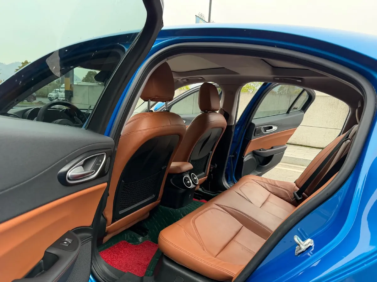 2017 Toyota Highlander 2.0T 220HP L4 6AT,autocango,china used car exporter,china ev exporter,chinese used car exporter,chinese used ev exporter