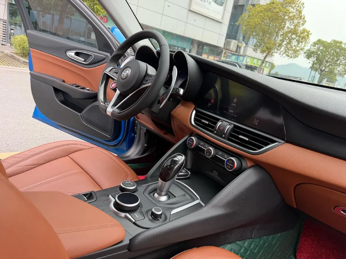 2017 Toyota Highlander 2.0T 220HP L4 6AT,autocango,china used car exporter,china ev exporter,chinese used car exporter,chinese used ev exporter