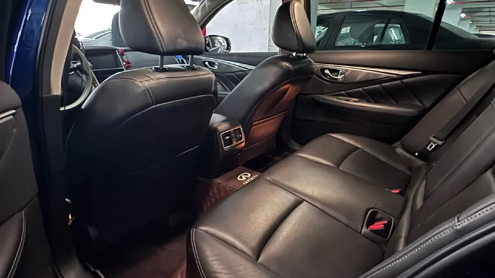 2018 Jeep Grand Commander 2.0T 265HP L4 9AT,autocango,china used car exporter,china ev exporter,chinese used car exporter,chinese used ev exporter