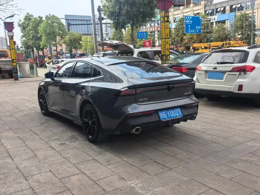 2024 ChangAn UNI-V 1.5T 188HP L4 7DCT,autocango,china used car exporter,china ev exporter,chinese used car exporter,chinese used ev exporter