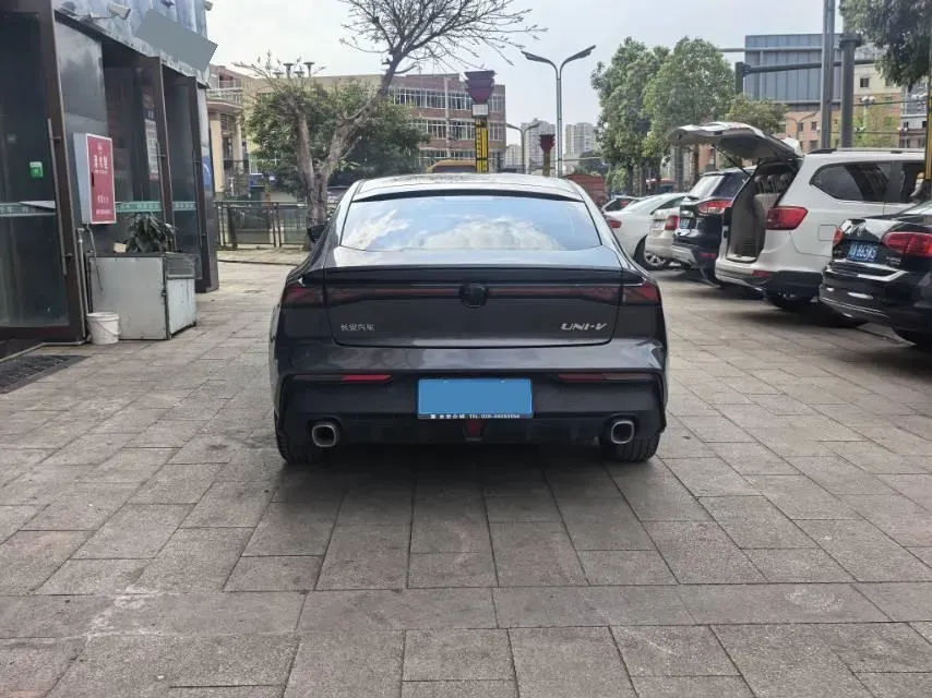 2024 ChangAn UNI-V 1.5T 188HP L4 7DCT,autocango,china used car exporter,china ev exporter,chinese used car exporter,chinese used ev exporter