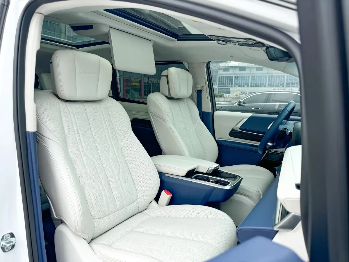 2025 Buick Century 2.0T 237HP L4 9AT,autocango,china used car exporter,china ev exporter,chinese used car exporter,chinese used ev exporter